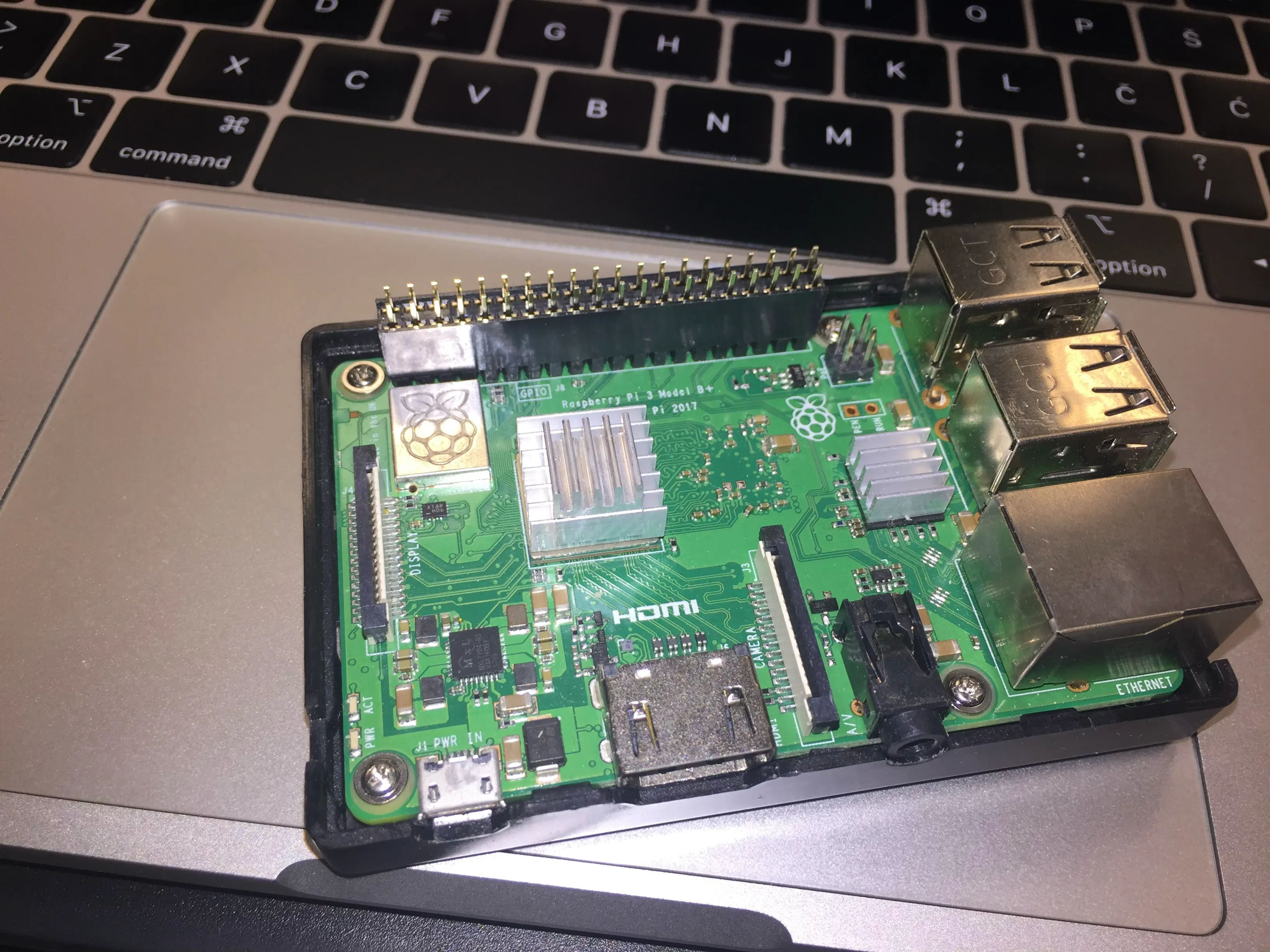 Heatsink and headers chosen to support the board horizontally